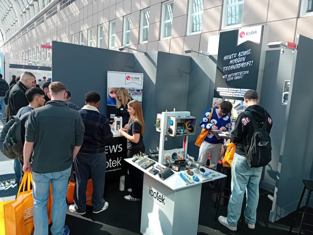 Werkstattstraße Light + Building icotek Messestand